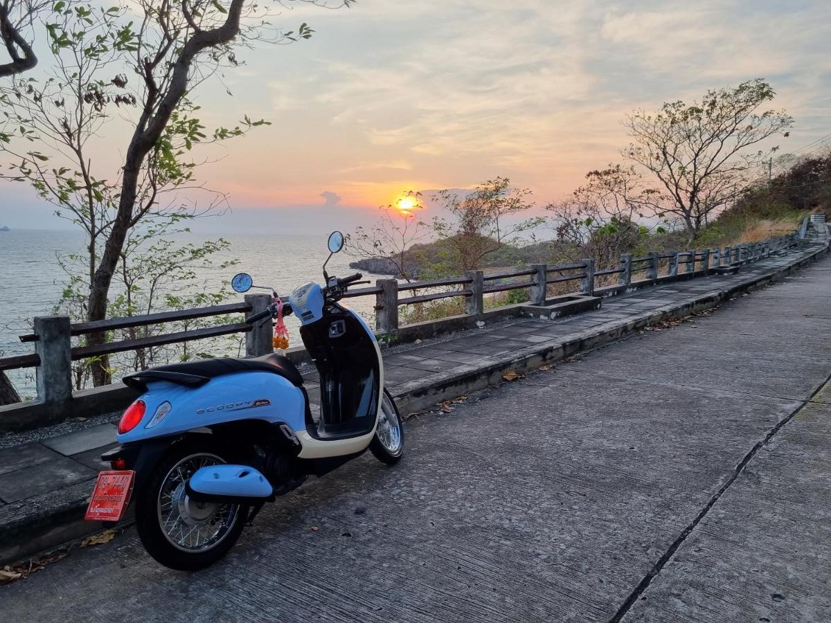 Hello Sichang Bungalow Ko Si Chang Dış mekan fotoğraf