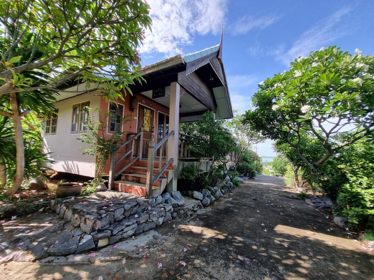Hello Sichang Bungalow Ko Si Chang Dış mekan fotoğraf